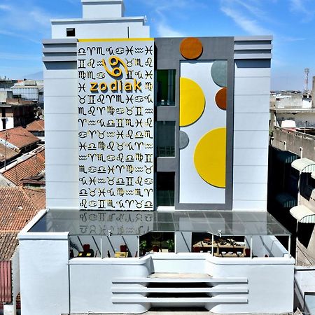 Zodiak Asia Afrika By Kagum Hotels Bandung Kültér fotó