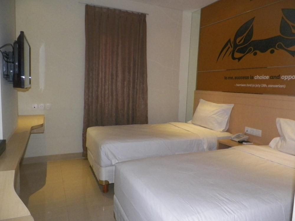 Zodiak Asia Afrika By Kagum Hotels Bandung Kültér fotó