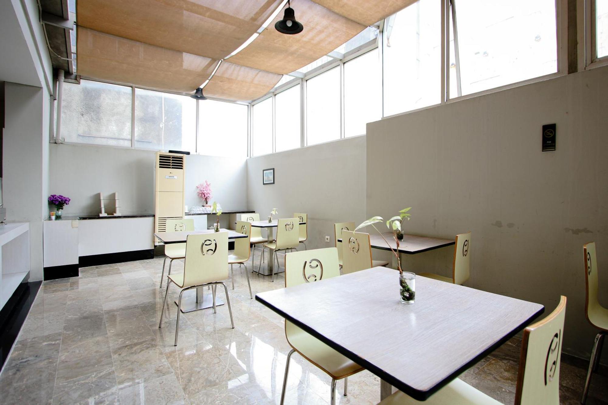 Zodiak Asia Afrika By Kagum Hotels Bandung Kültér fotó