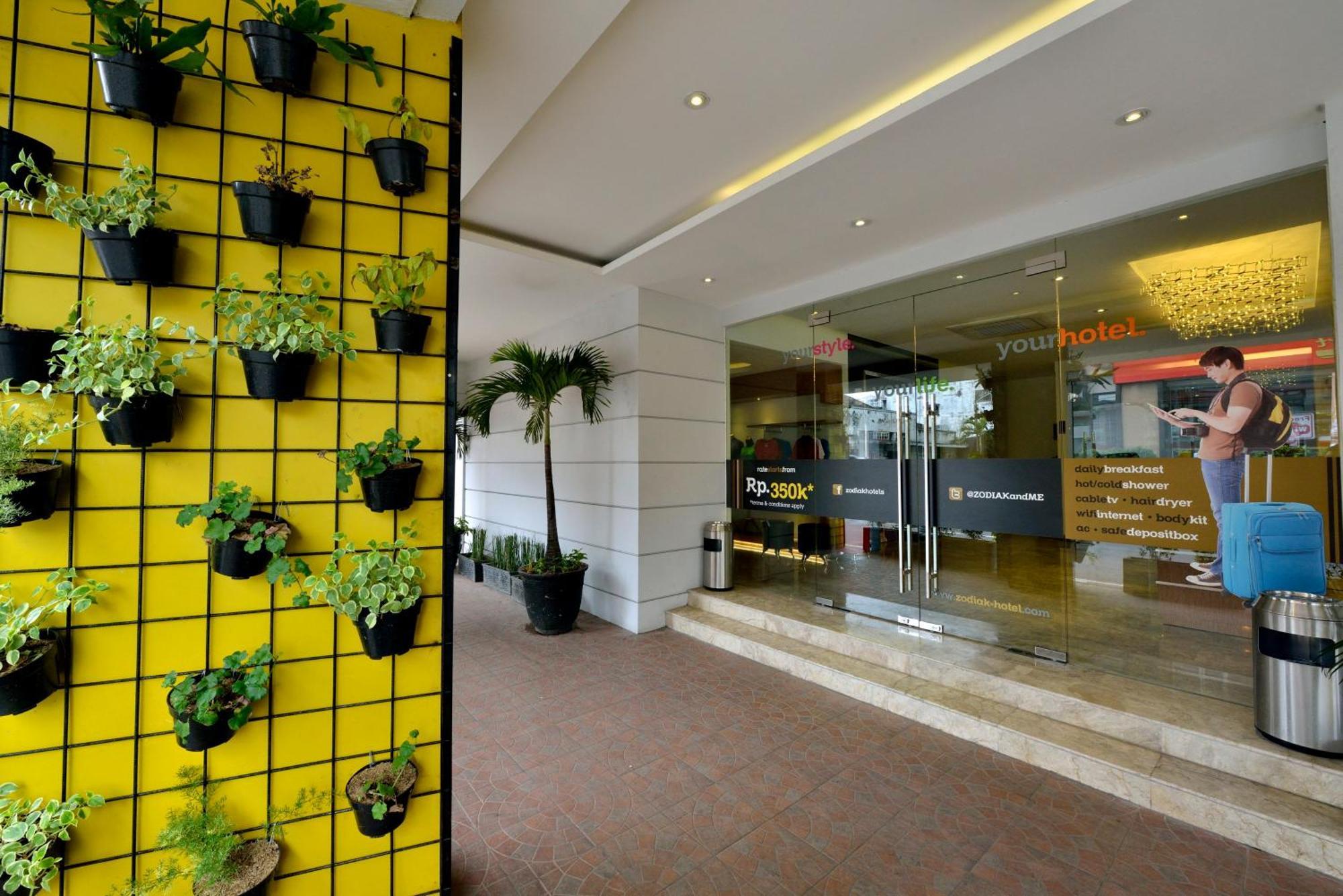 Zodiak Asia Afrika By Kagum Hotels Bandung Kültér fotó